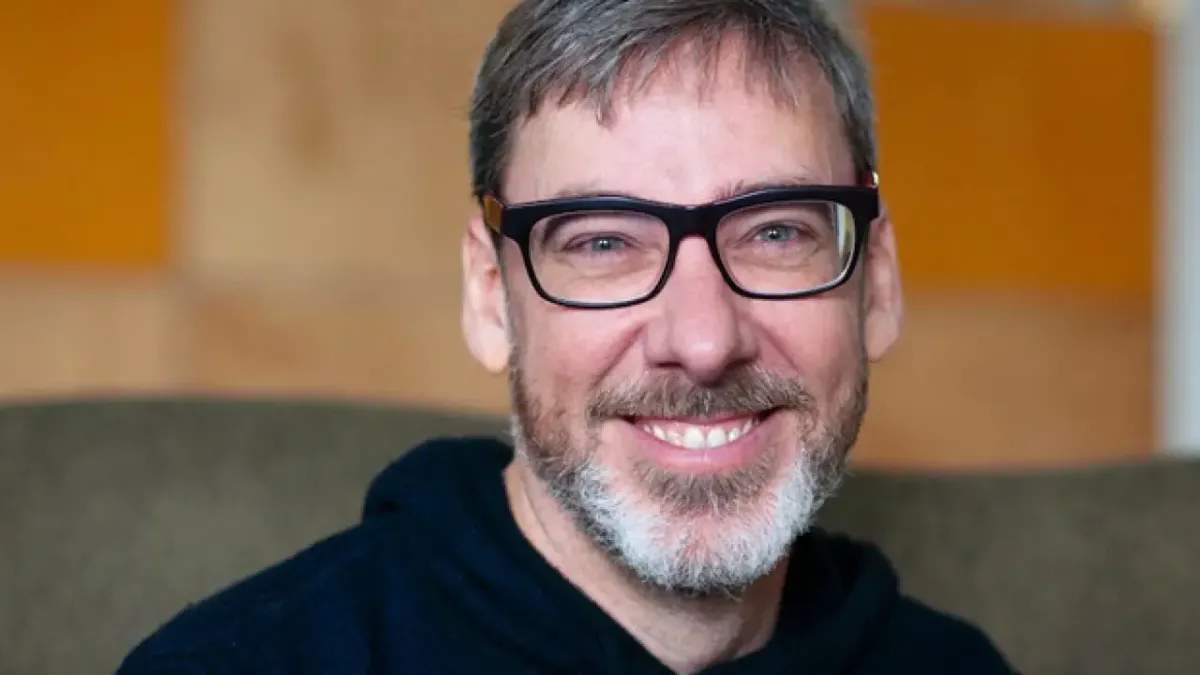 Simone Alvarez, Strategy Analyst